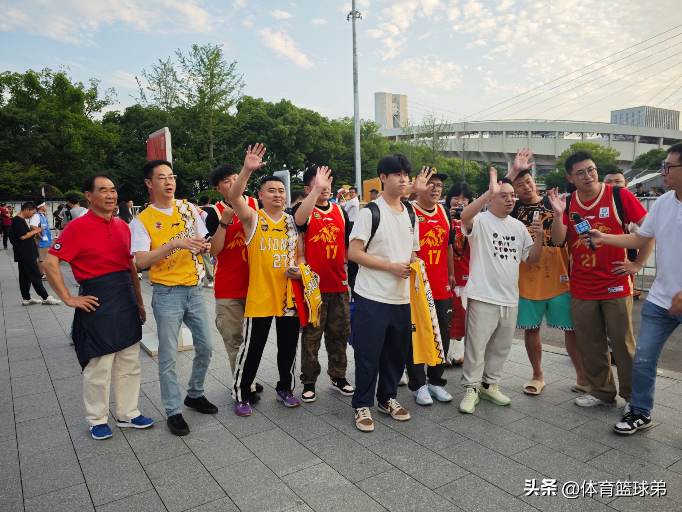 包含广厦男篮内部会议纪要流出——集结日主帅复盘，足总杯使命明确，训练强度明显提升的词条